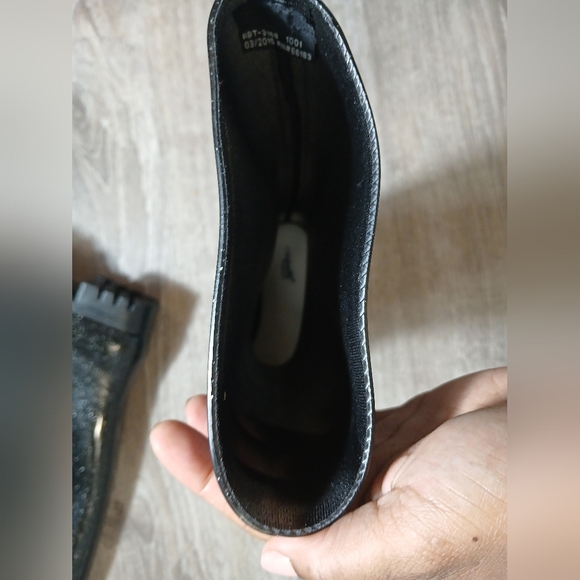 Codelli Black Glitter Women's Rain Boots. Size 6 - Picture 4 of 5